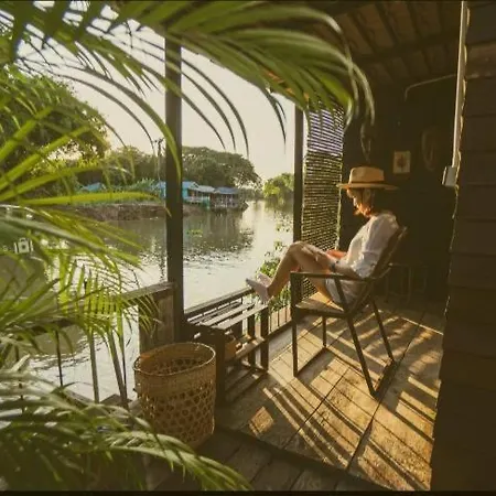 Rustic​ Charm​ Suphan​ Ban Tha Pong Room photo