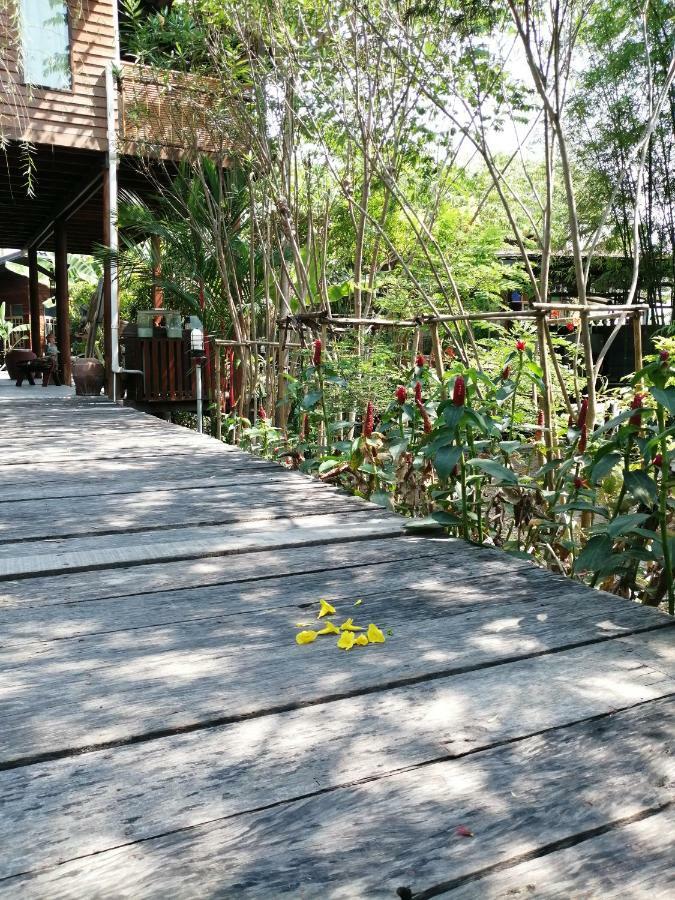 Chalet Rustic​ Charm​ Suphan​ Ban Tha Pong